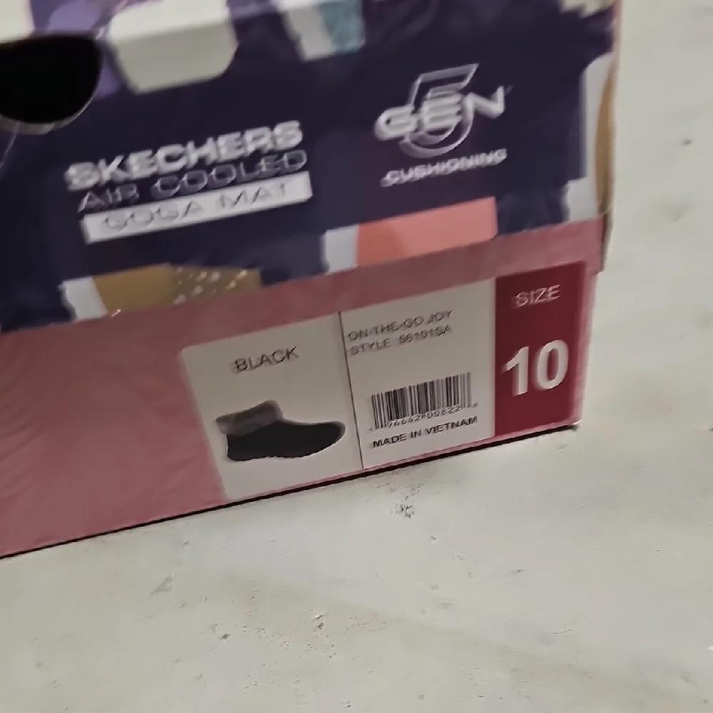 Nwt Skechers Women's Black Winter Boots with Gray Faux Fur - Picture 4 of 4